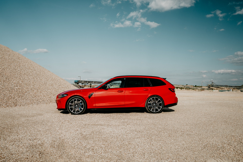 Audi RS 4 Avant vs BMW M3 Touring